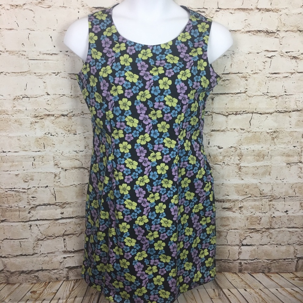 ❌SOLD❌Casual Corner Black Floral Sheath Dress